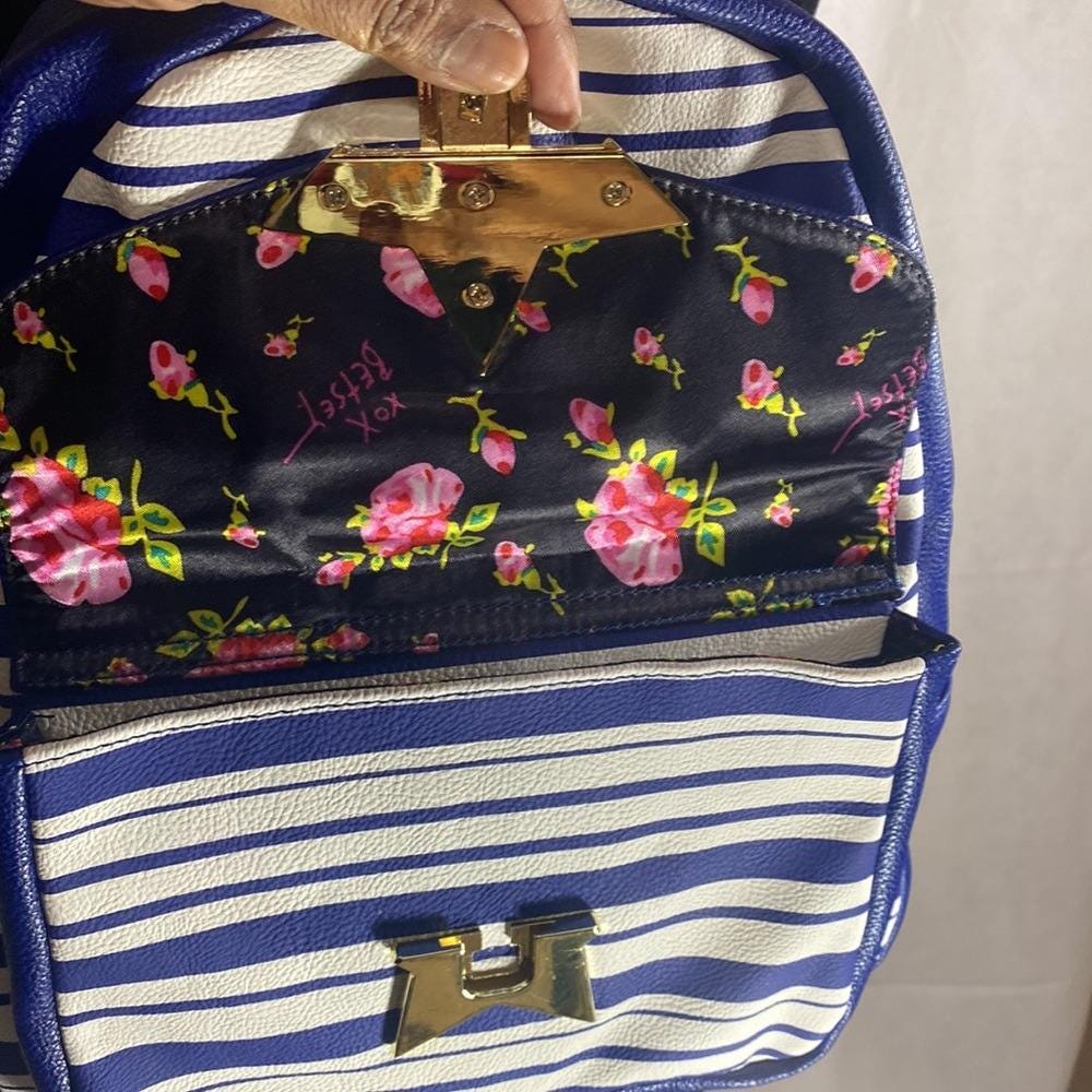 Betsey Johnson Love Backpack Patriotic Red White Blue  display picture 3