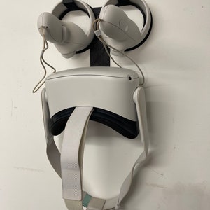 Meta Quest Wall Mount