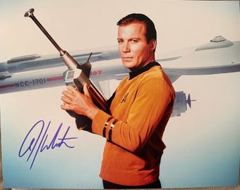 William Shatner Hand Signed 8x10 Photo With COA