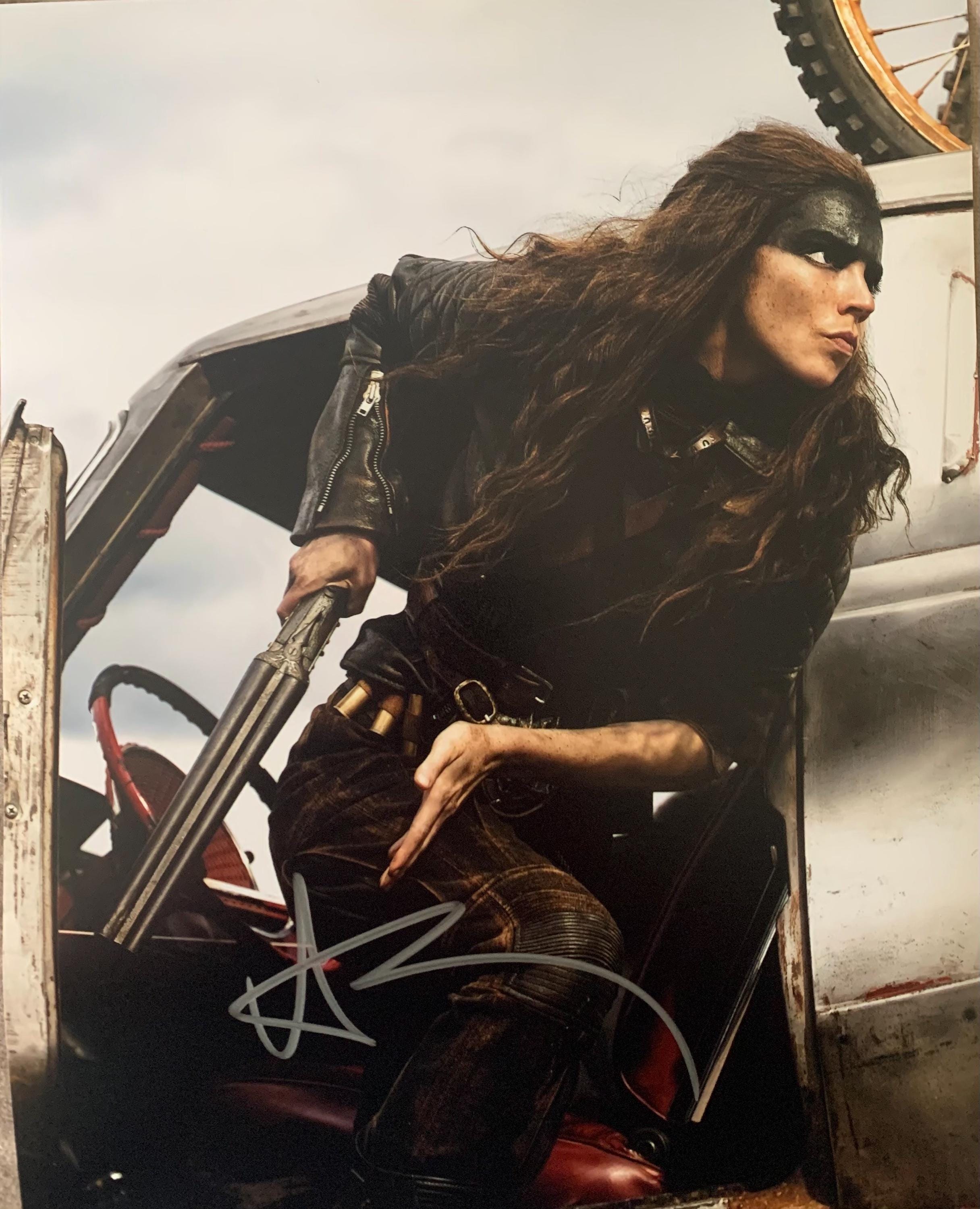 アニャ・テイラー＝ジョイ直筆サイン入り 8x10 写真（COA 付き