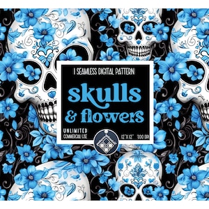 Puede incluir: Un patrón digital sin costuras que presenta calaveras de azúcar blancas con detalles florales azules sobre un fondo negro. El patrón mide 30,5 cm por 30,5 cm y 300 DPI. El texto "skulls & flowers" está en letras azules.