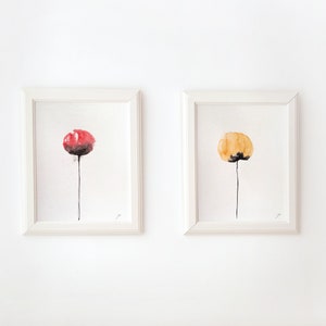 Set di 2 stampe artistiche da parete minimaliste con fiori di campo acquerellati, ideale come decorazione per la casa e come regalo.