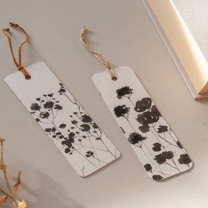 Handmade Wildflower Painting Bookmark: Nature Inspired Reading Accessory