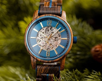 Gravierte Holzuhr für Herren mit automatischem, sichtbarem Uhrwerk, blaues Zifferblatt – 44 mm (Schlangenholz und Edelstahl), personalisiertes Geschenk für ihn