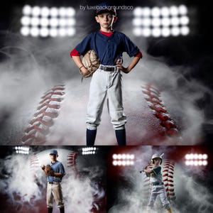 Peut inclure: Un jeune joueur de baseball en uniforme bleu marine avec des accents rouges, un pantalon blanc et un gant de baseball pose avec assurance. L'arri&egrave;re-plan pr&eacute;sente un grand design de baseball avec des coutures rouges, des projecteurs et un effet de fum&eacute;e.