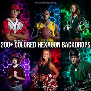 Puede incluir: Imagen promocional con atletas de béisbol, baloncesto, voleibol y hockey sobre fondos hexagonales de colores. También aparece una animadora. El texto "200+ COLORED HEXAGON BACKDROPS" está incluido. La imagen es un gráfico promocional.