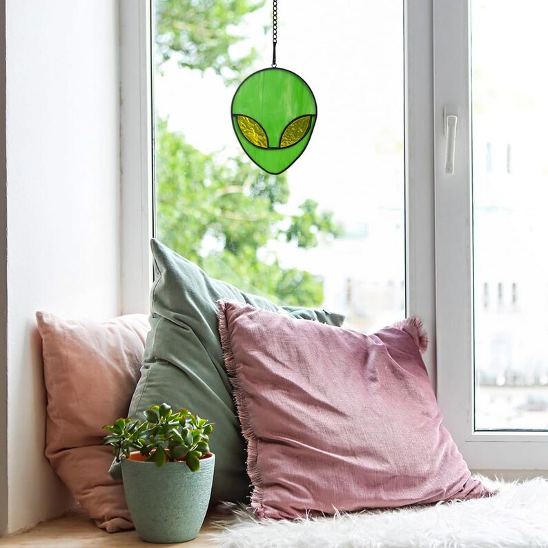 Stained Glass Alien Head Window Hanging Suncatcher, Window Hanging ...