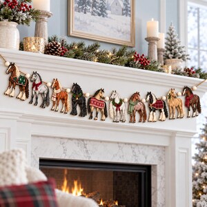 Horse Christmas Wooden Garland, Festive Equine Banner with Beads, Rustic Mantel Decor, Holiday Gift for Horse Lovers