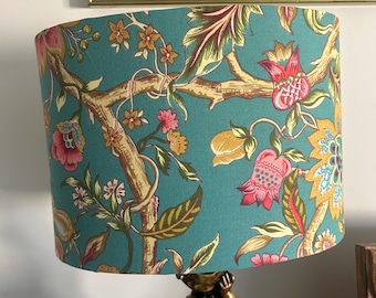 Abajur oval de 30 cm de diâmetro