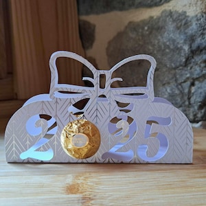 Décoration de table  Ferrero rocher, lindt, Bonne année 2025   Fichier 3d , svg, pdf, ai, bmp, dxf, studio3.  . Téléchargement  instantané.