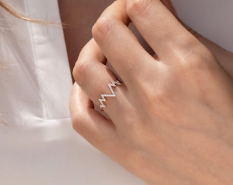 Modern Zigzag Diamond Ring, Dainty Gold Band, Minimalist Geometric Jewelry, Unique Statement Ring For Women, Minimalist Gold Stacking Ring