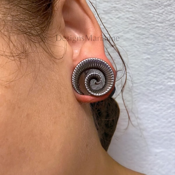 Spiral Ear Gauges, Ear Plugs and Tunnels, Spiral Ear Tunnels, Saddle Ear Plugs, Stainless Steel Ear Gauges, Stretched Ears, Ear Expanders