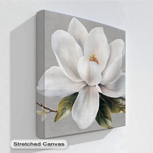 Canvas Magnoliabloem: neutrale bloemsierkunst met natuurlijke zwevende lijst