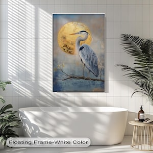 Impresión en lienzo de Garza Azul: Luna Dorada, Elegante Arte Mural Natural