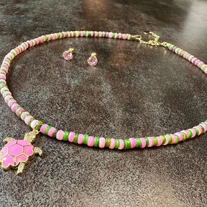 Jewelry set, colorful pearl necklace &quot;Pink Turtle&quot; with genuine mother-of-pearl beads, gift idea, handmade pearl necklace, necklace with pearls