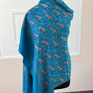 Chal de pashmina Sozni / Pashmina pura 100 % hecha a mano / Bordado con aguja / Cálido, suave y hermoso / Chal de cachemira / 40 x 80 pulgadas