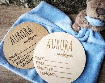 Wooden Baby Arrival Sign - Sign Hello My Name Is - Engraved Baby Name Plaque - Social Media Photo Prop Disc - Scandi Nursery