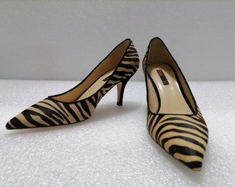 Dekolleté aus echtem Zebra-Pferdeleder, Absatz cm. 7, Farbe Schwarz und Beige, Nr. 37, handgefertigt / Handmade, Cinti Made in Italy