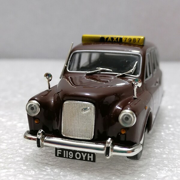 Vintage AUSTIN FX4 London Taxi Cab 1976 - Rare diecast model in 1/43 scale, Mint in box