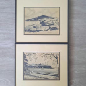 Deux (2) beaux dessins à l'encre sur papier vintage des années 1930 par le créateur de cartes postales canadien J. Daw