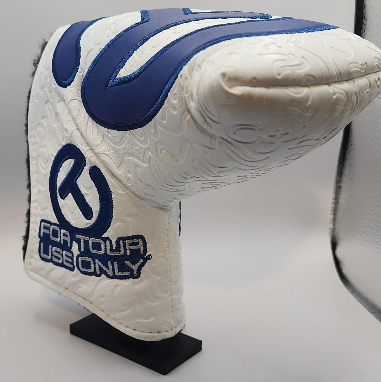 Scotty Cameron Putter Headcover Display Wall Mount Display for