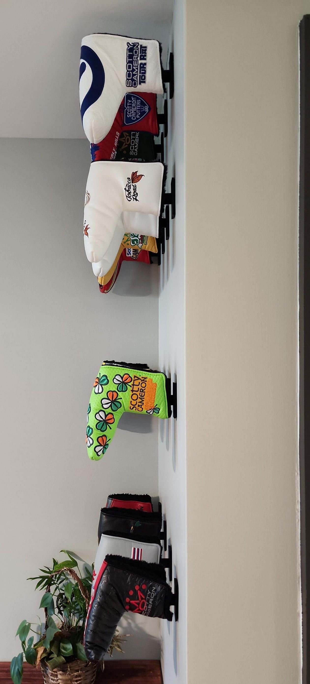 Scotty Cameron Putter Headcover Display Wall Mount Display for