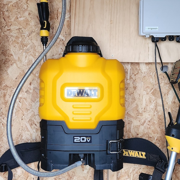 3D-Printed Universal Tool Holder Rack: Space-Saving Garage Storage