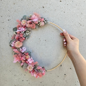 Customizable dried flower crown