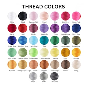 Puede incluir: Una carta de colores que muestra una variedad de colores de hilo. El texto "THREAD COLORS" est&aacute; en la parte superior. La carta incluye colores como blanco, negro, rosa, rojo, azul, verde y dorado. Cada color est&aacute; etiquetado con su nombre.