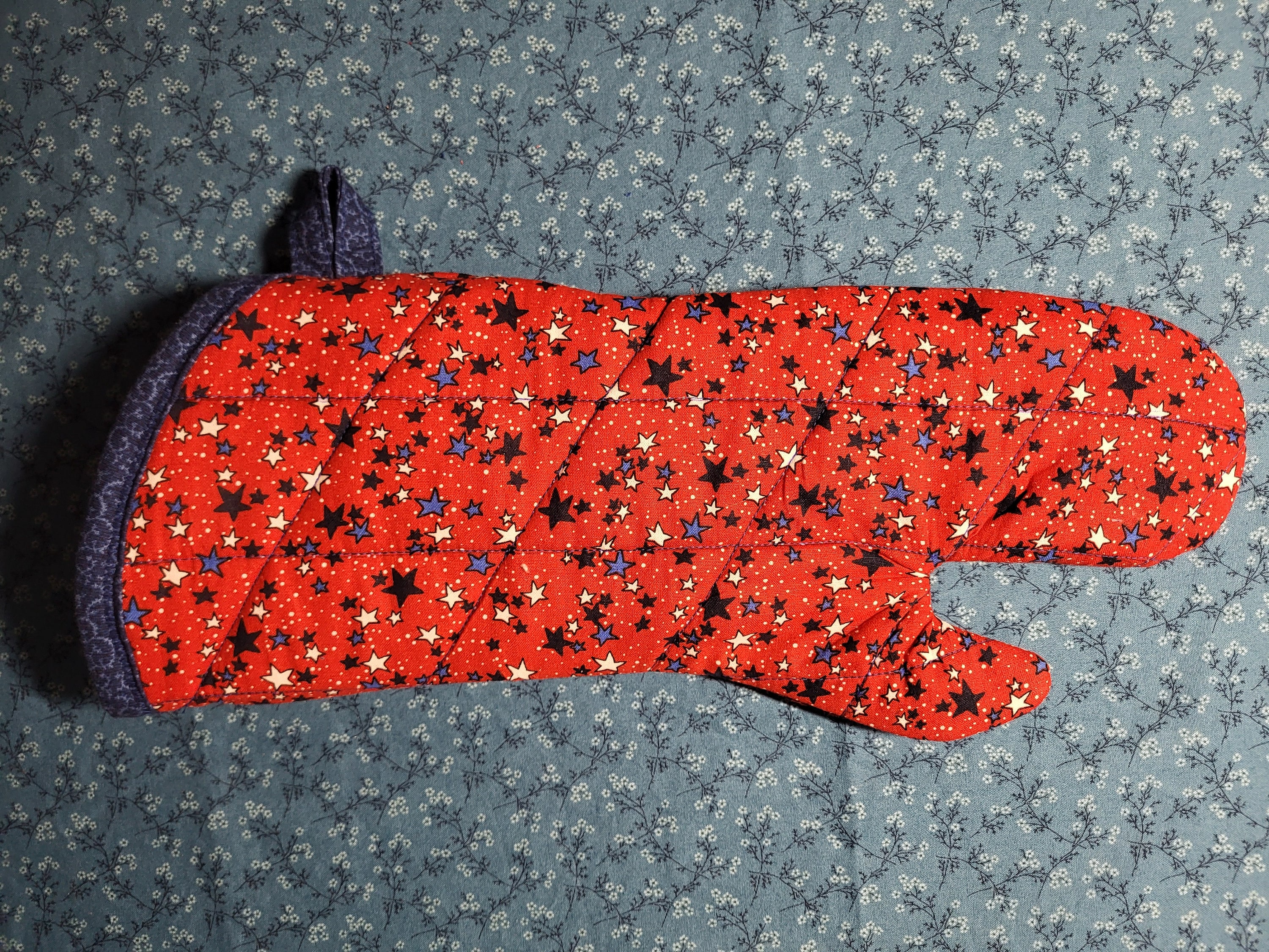 Oven Mitts & Pot Holder set — Mary DiSomma