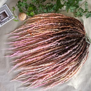Pink ombre synthetic dreadlocks: Full set kanekalon dreads with beads