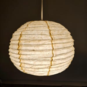 Abat-jour en papier Lokta fait main - Suspension écologique - Lanterne en papier népalaise - Abat-jour de plafond pliable - Éclairage bohème - 11 pouces