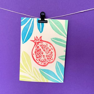 Linoleografia "Melograno". Linoleografia originale, formato A6. Biglietto doppio con busta. Giallo chiaro. Fatta a mano. Biglietto d'auguri o come immagine da incorniciare.