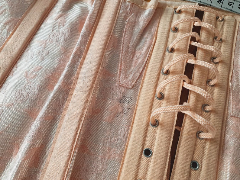 Gaine corset porte jarretelle rose vintage avec lacet 191 image 6