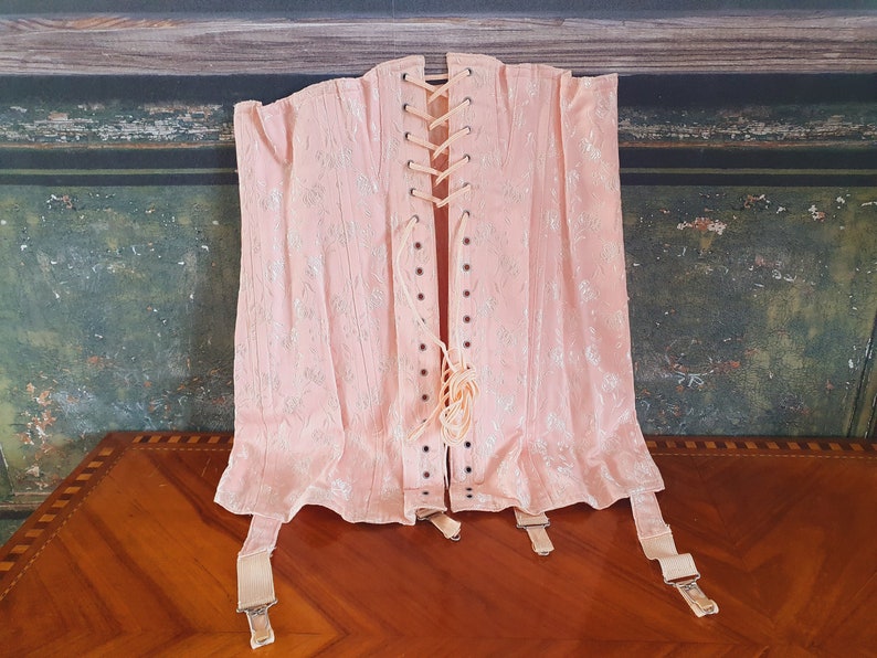 Gaine corset porte jarretelle rose vintage avec lacet 191 image 2