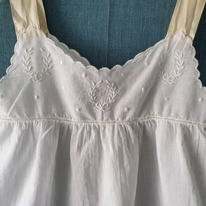Little girl apron dress in embroidered white linen - 1644