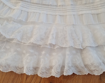 Antique white cotton petticoat with lace flounce - 2838