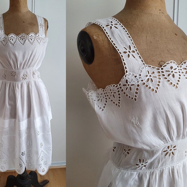 Chemise robe brodée main monogramme MG Lingerie ancienne  - 1939