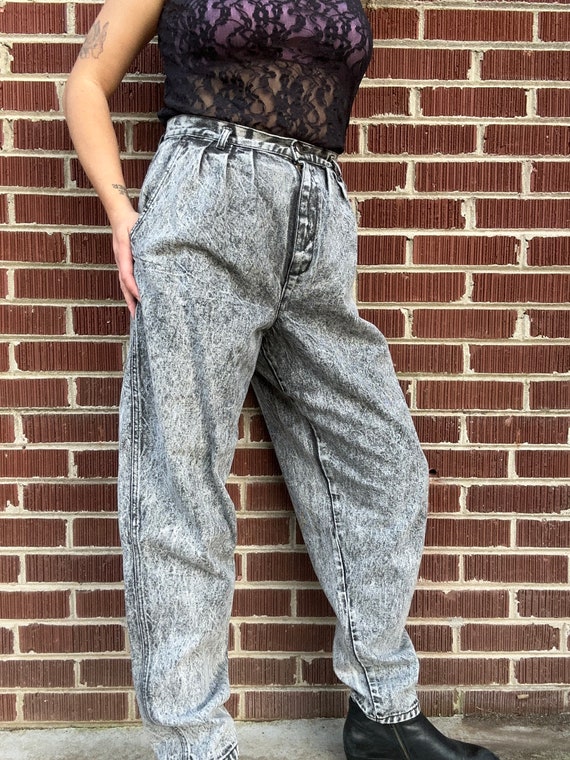 Vintage late 1980s/early 1990s black acid wash Che