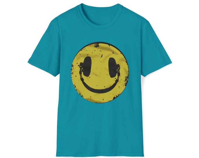 Happy face with headphones/music/Unisex Softstyle T-Shirt/color diferent