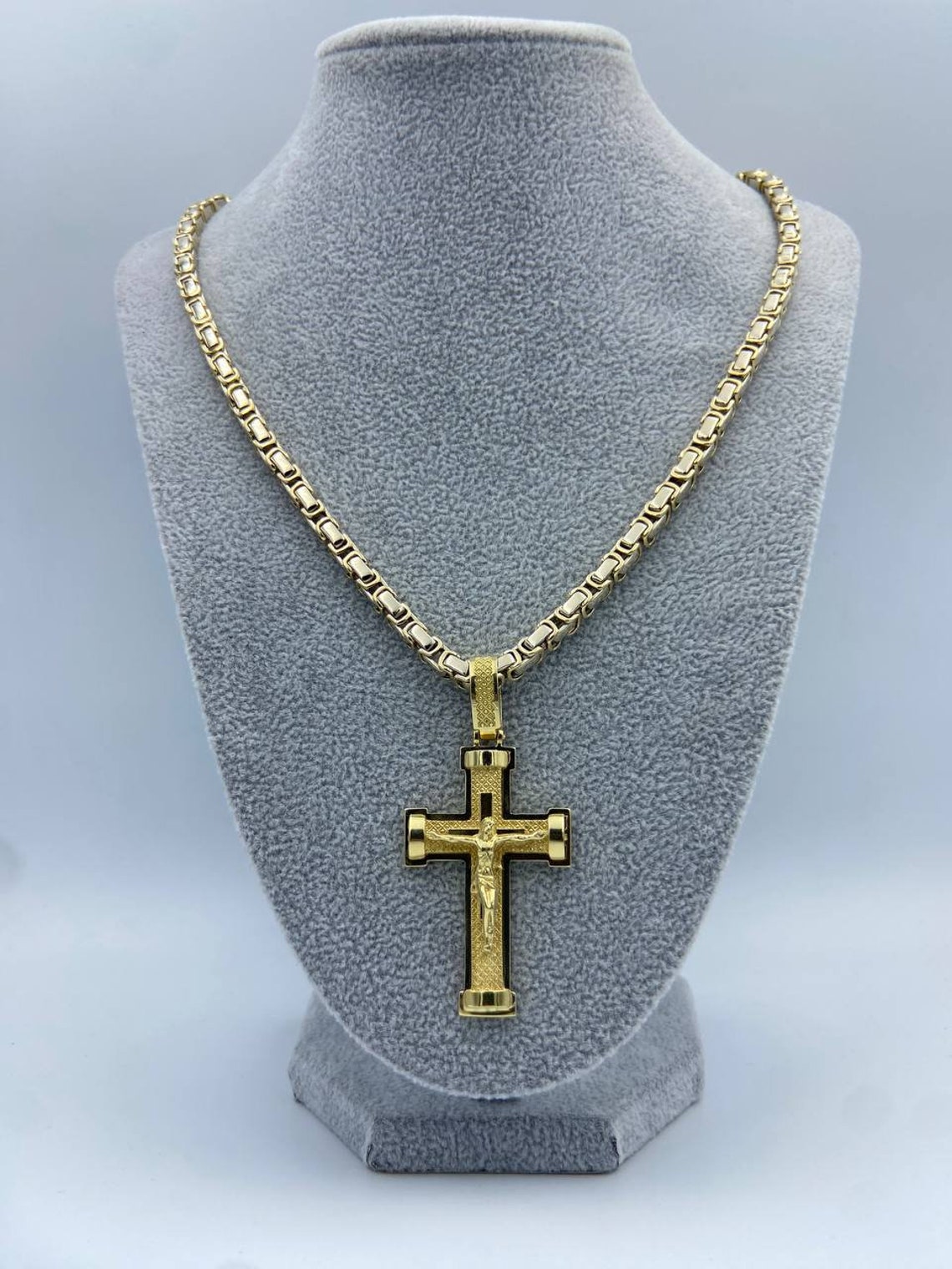 Men's Necklace 14K Gold Cross Pendant for Men Thick Gold Cross Chain