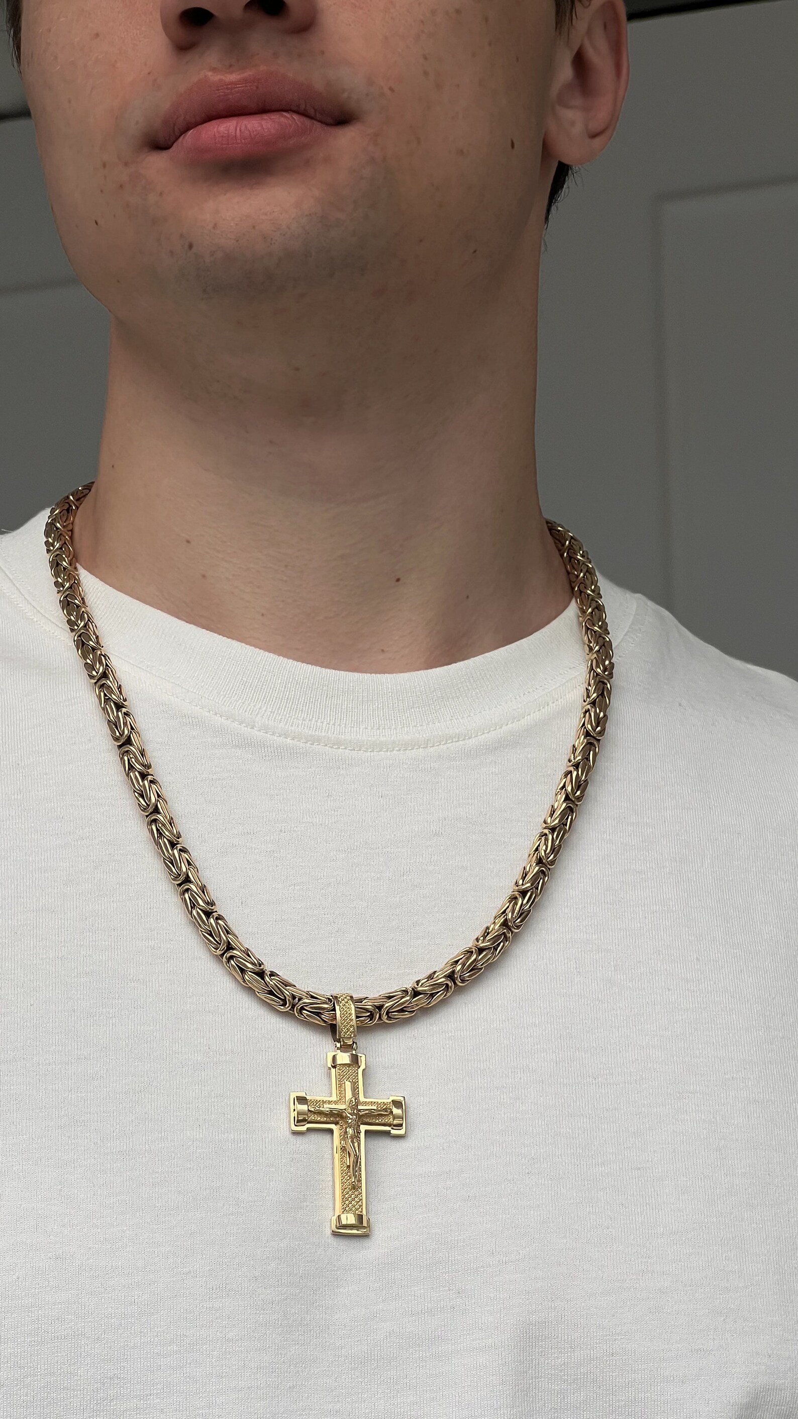 Men's Necklace 14K Gold Cross Pendant for Men Thick Gold Cross Chain