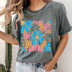 Retro Abstract flowers Shirt, Boho Flower Tshirt, Floral T-shirt, Plant Lover Shirt, Wildflower Tee, Flowers T shirt, Vintage Flower Shirt