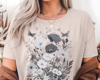 Maglietta con farfalla e fiori selvatici: stile vintage anni '90 Comfort Colors® Tee