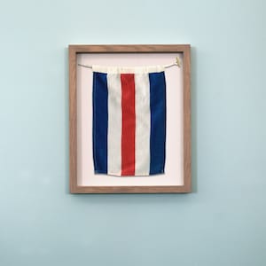 Drapeau marin lettre « C » dans un cadre ombré sans verre