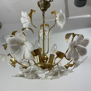 Delicate Murano glass flower lamp