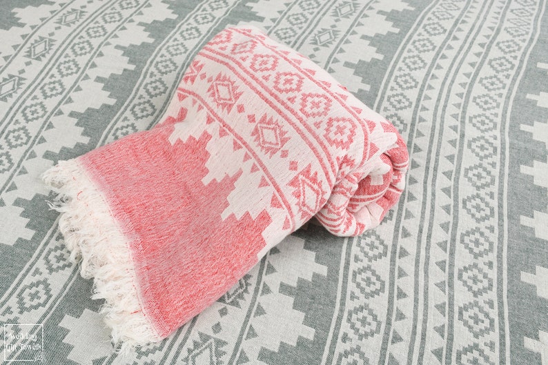 Manta de algodón turca personalizada: manta kilim bordada, regalo para despedida de soltera (142 x 213 cm) imagen 1