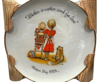 Plato decorativo vintage de Holly Hobbie para el Día de la Madre de 1973 con embalaje original, American Greetings Japan, decoración de pared retro de los años 70.