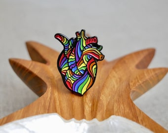 Corazón humano | Pin del orgullo | Pin de esmalte | Pin con insignia del orgullo | Pin LGBT | Mercancía del orgullo | Pin de corazón anatómico