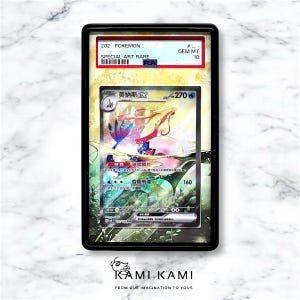 Może przedstawiać: Karta kolekcjonerska Pokemon, oceniona i zamknięta w czarnym etui. Karta przedstawia kolorową ilustrację stworzenia z tekstem w wielu językach. Etui posiada etykietę z napisem "SPECIAL ART RARE" i "GEM MT 10".